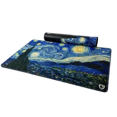PlayMat Infinity Art: Noite Estrelada (61cm x 35,5cm) - Central Mats PlayMat Infinity Art: Noite Estrelada (61cm x 35,5cm) - Central Mats