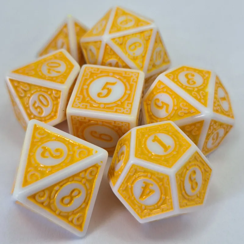 Kit 7 Dados Wood Reverso Amarelo c/ Números Amarelos Kit 7 Dados Wood Reverso Amarelo c/ Números Amarelos