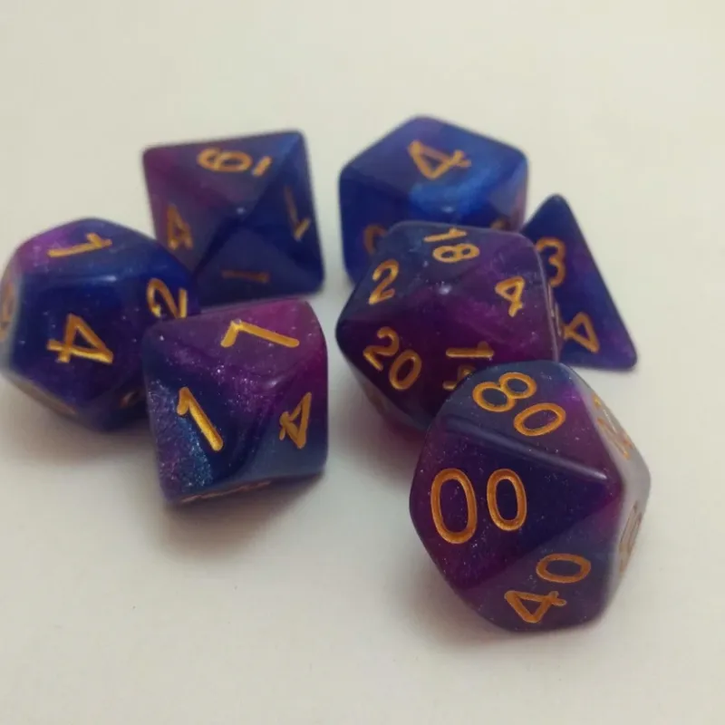 Kit 7 Dados Glitter Marmorizado Azul/Lilás c/ Números Dourados