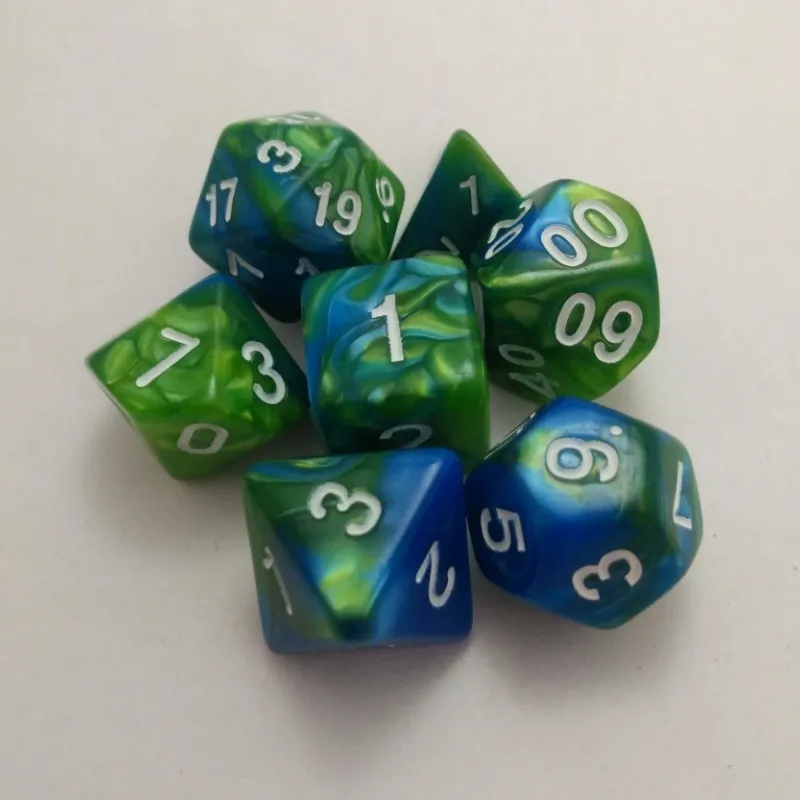 Kit 7 Dados Marmorizados Azul/Verde c/ Números Brancos