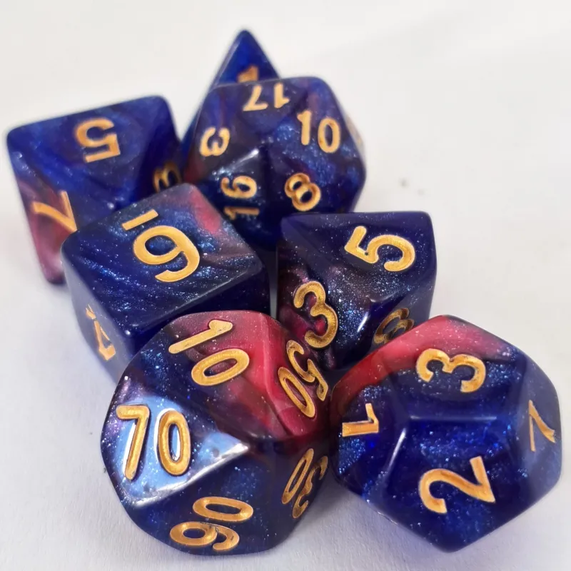 Kit 7 Dados Glitter Marmorizado Azul/Rosa c/ Números Dourados