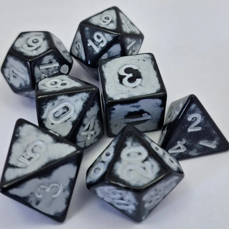 Kit 7 Dados Spot Branco c/ Números Brancos Kit 7 Dados Spot Branco c/ Números Brancos