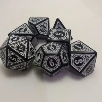 Kit 7 Dados Wood Branco c/ Números Brancos