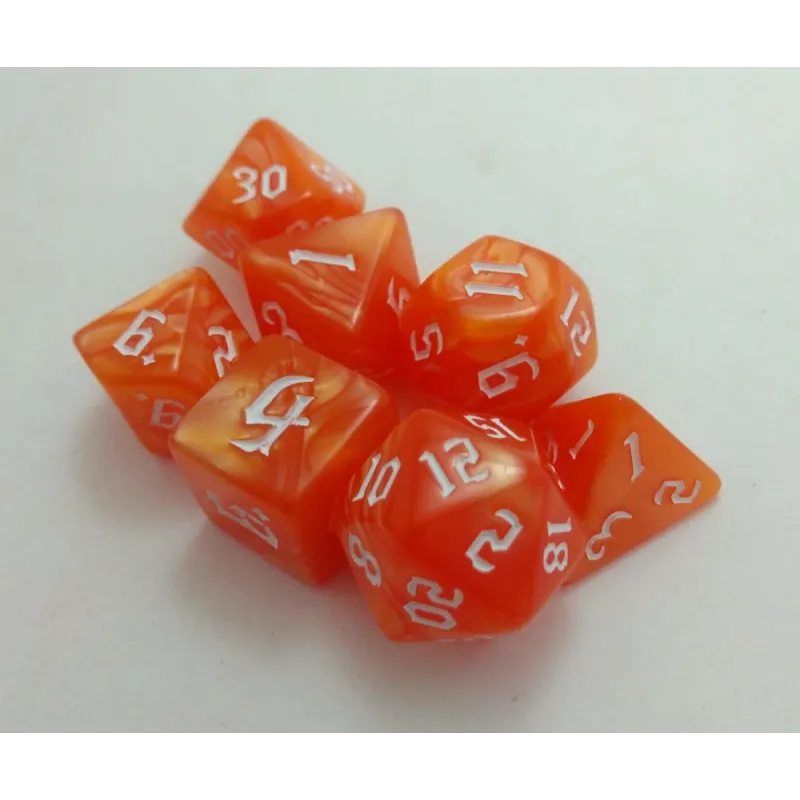 Kit 7 Dados Marmorizados Light Laranja c/ Números Brancos Kit 7 Dados Marmorizados Light Laranja c/ Números Brancos