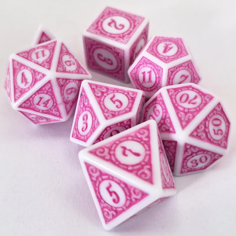 Kit 7 Dados Wood Reverso Rosa c/ Números Rosas