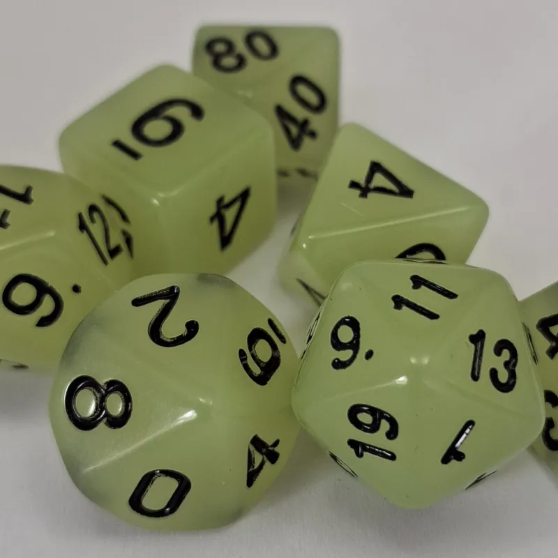 Kit 7 Dados Opaco Light Verde Claro c/ Números Pretos Kit 7 Dados Opaco Light Verde Claro c/ Números Pretos