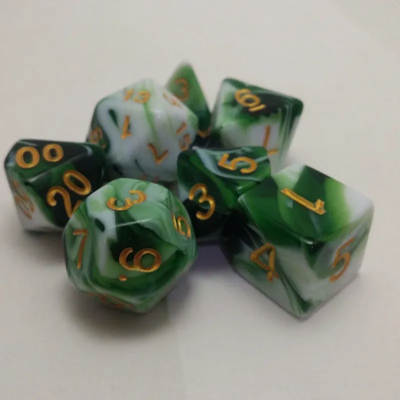 Kit 7 Dados Marmorizados Malhado Verde c/ Números Dourados
