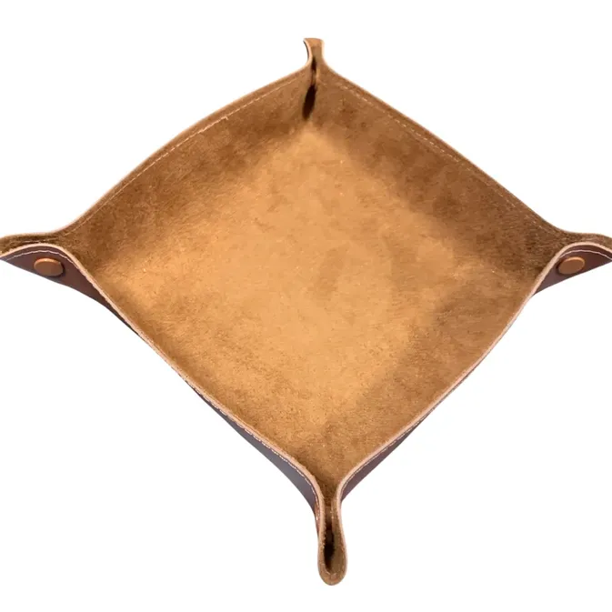 Bandeja de peças em couro ecológico 13 x 13cm - Caramelo Bandeja de peças em couro ecológico 13 x 13cm - Caramelo