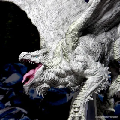 D&D: Icons of the Realms - White Adult Dragon Premium Figure