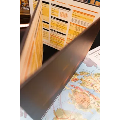 Tales From the Loop: Contos do Loop - Escudo do Mestre e Mapas - Galápagos Jogos