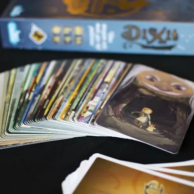 Dixit - Expansão: Anniversary - Galápagos Jogos Dixit - Expansão: Anniversary - Galápagos Jogos