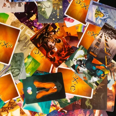 Dixit - Expansão: Anniversary - Galápagos Jogos Dixit - Expansão: Anniversary - Galápagos Jogos