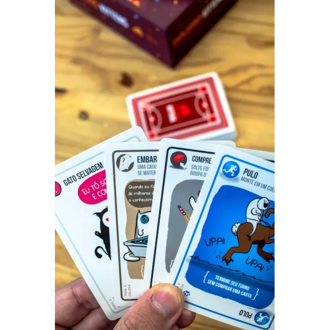 Exploding Kittens: Para a Galera - Galápagos Jogos