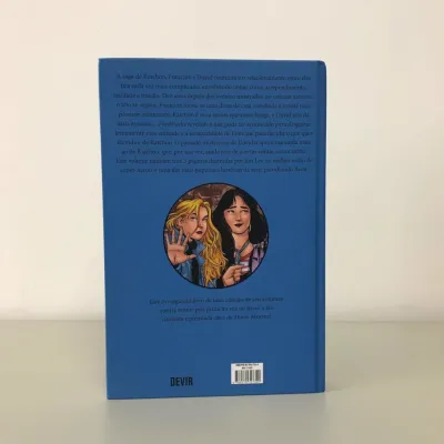 Estranhos no ParaĆso Vol. 02 - Ama-me com Ternura Estranhos no ParaĆso Vol. 02 - Ama-me com Ternura