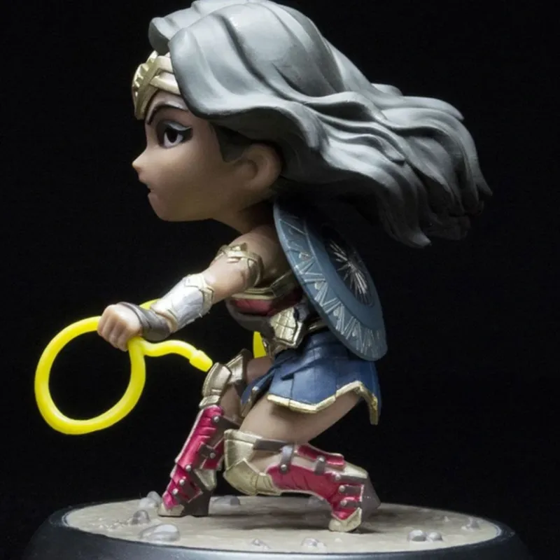 Miniatura Wonder Woman Justice League (Mulher-Maravilha Liga da Justiça) Q-Fig Miniatura Wonder Woman Justice League (Mulher-Maravilha Liga da Justiça) Q-Fig
