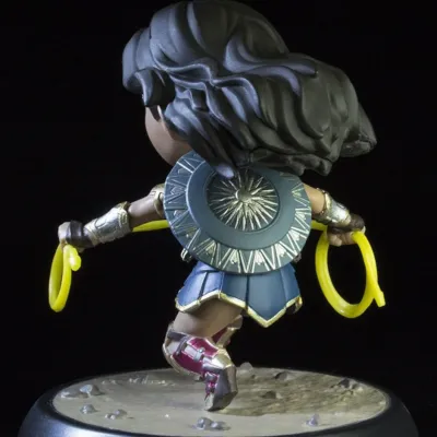 Miniatura Wonder Woman Justice League (Mulher-Maravilha Liga da Justiça) Q-Fig Miniatura Wonder Woman Justice League (Mulher-Maravilha Liga da Justiça) Q-Fig